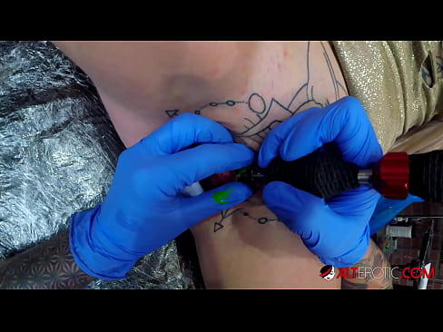 ❤️ Sully Savage oo aad u tattooed ayaa Kintirkeeda ku sawirtay tattoo ️❌ Galmada dabada ❌